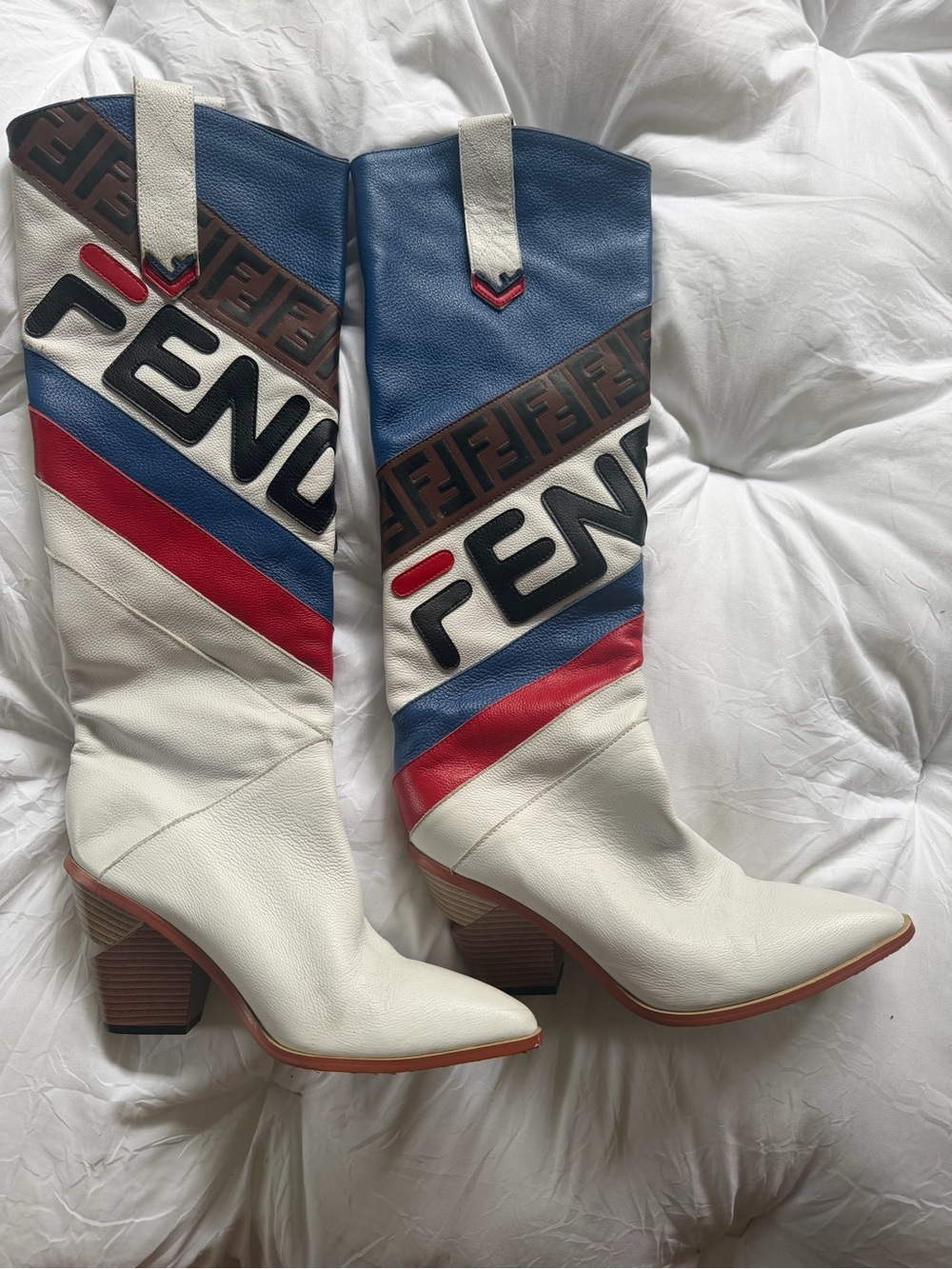 Fendi mania boots , rare - Picture 8 of 8